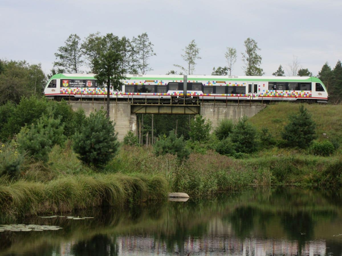 Inforail - Wróciły sezonowe pociągi do Walił