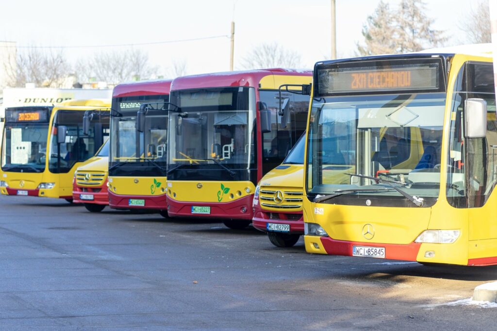 ZKM Ciechanów na zakupach z własnego portfela. Dwa minibusy