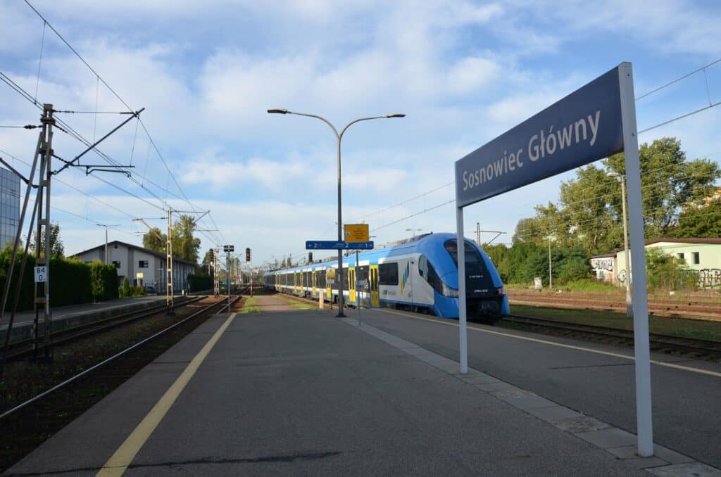 Rozpoczęła się budowa nowego przystanku Sosnowiec Jęzor Południowy. Z końcem roku mieszkańcy Sosnowca i Jaworzna zyskają lepsze warunki podróży do Katowic, Mysłowic i Krakowa.