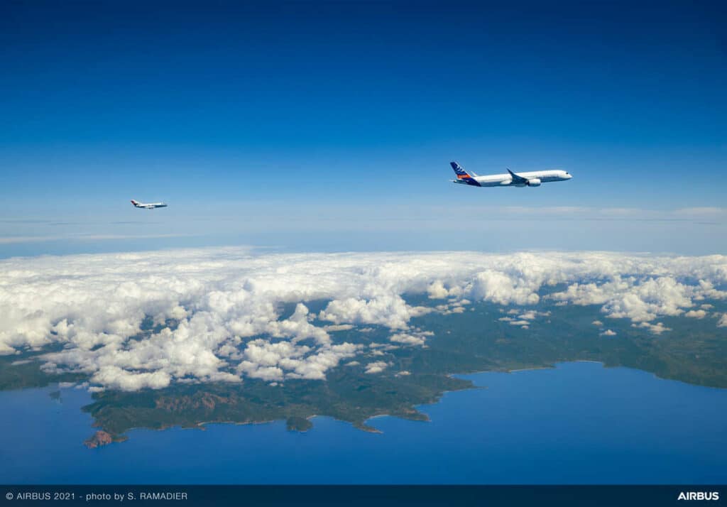 Airbus przeprowadził pierwszy lot zasilany w pełni zrównoważonym paliwem lotniczym fot. Airbus