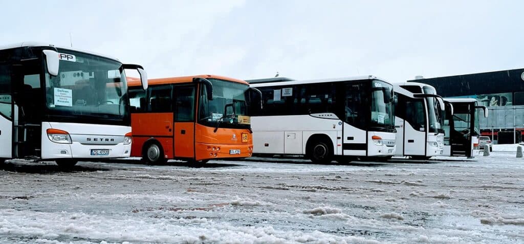 DPP Darłowo i PKS Koszalin na zakupach z CUPT-KPO. Razem 9 autobusów fot. PKS Koszalin