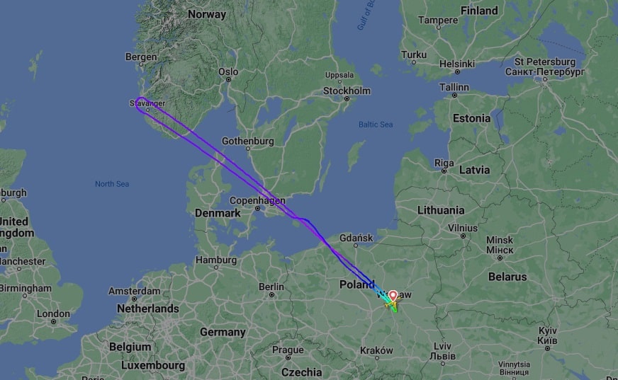 Rejs LO11 został zawrócony przez polskich infulencerów. Padli ofiarą spoofingu fot. Flight Radar