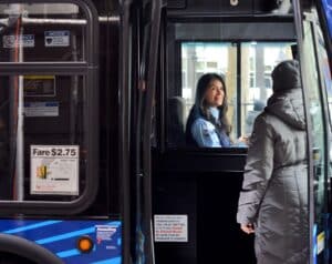 USA/ Niemal połowa pasażerów miejskich autobusów w Nowym Jorku nie płaci za przejazd