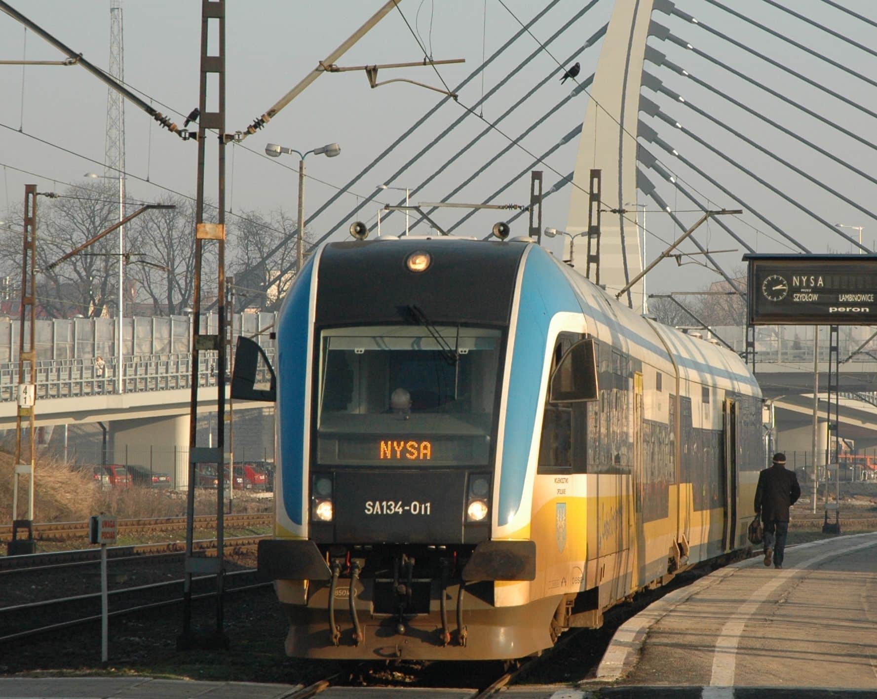 Inforail - Pociągi między Opolem a Nysą wrócą później. Polregio informuje o opóźnieniach prac na linii kolejowej