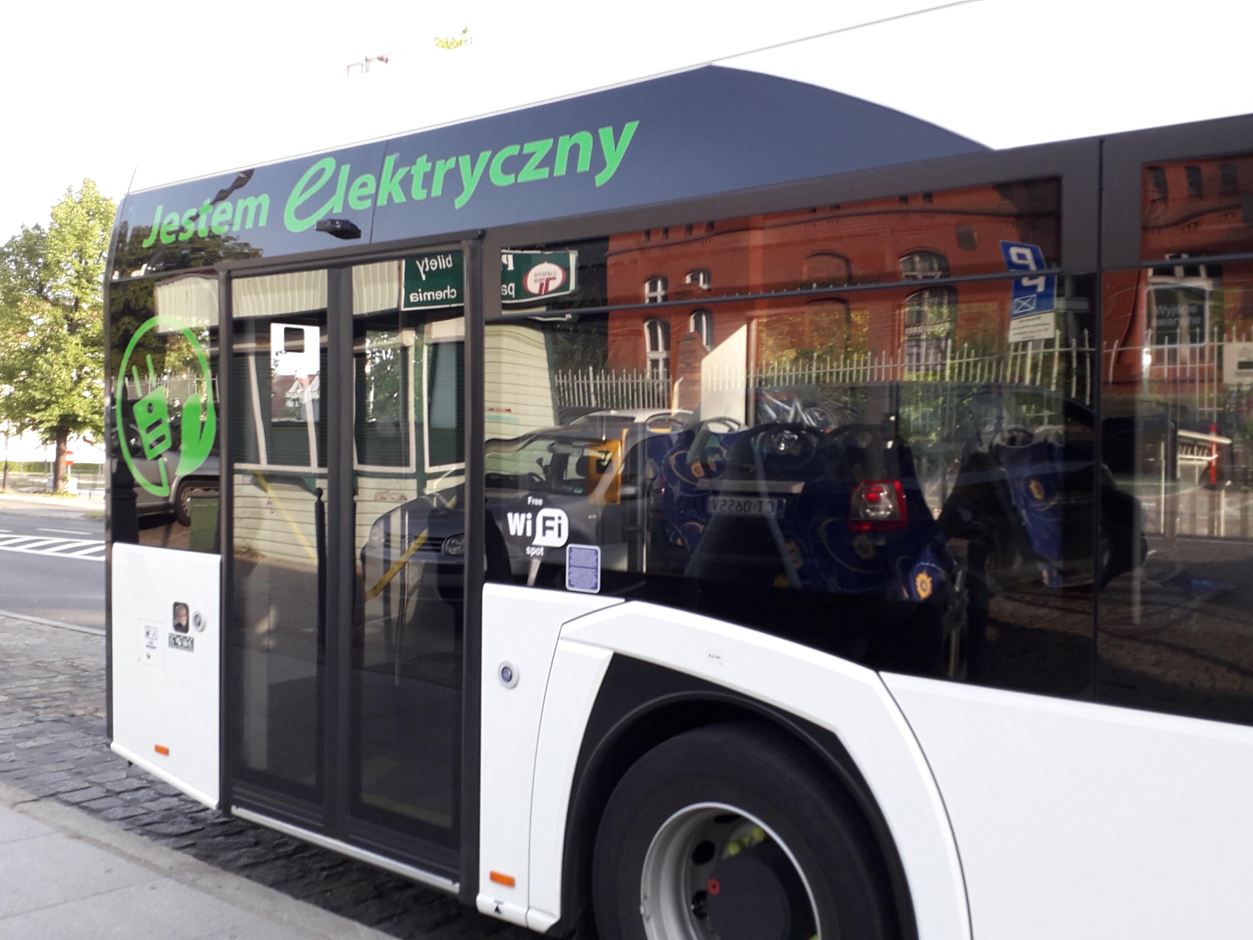 Infobus - MZK Toruń zadowolony z dotychczasowego dostawcy elektrobusów? Analiza SWZ