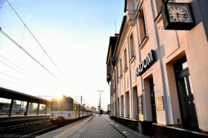 Interpelacja w sprawie przywrócenia postojów pociągów na przystanku Radom Główny i Radom Wschodni w nowym rozkładzie jazdy pociągów 