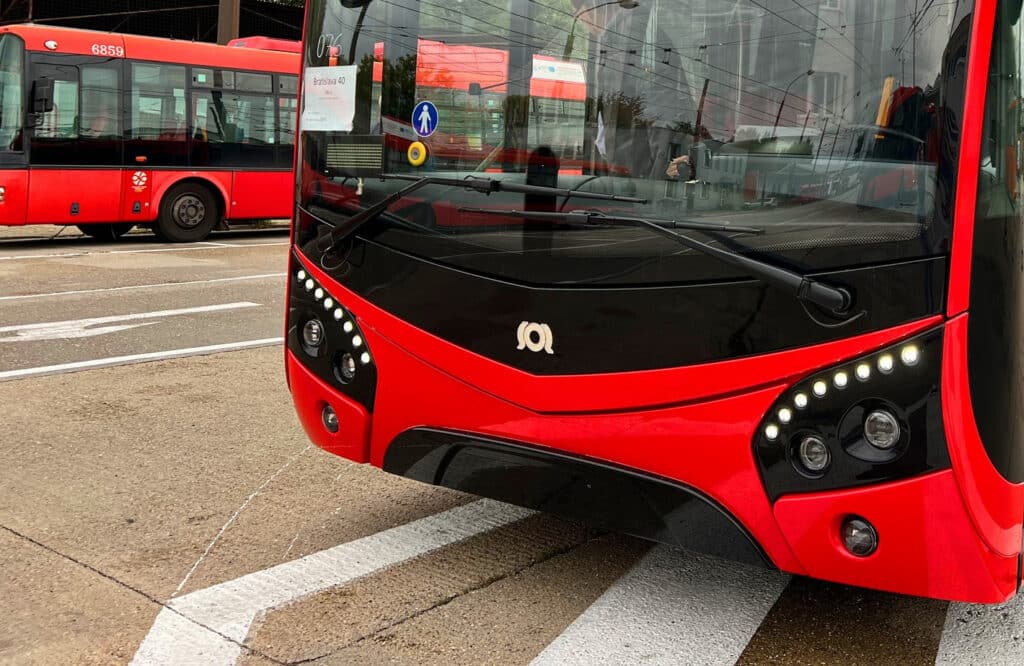 Bratysława domawia 20 autobusów SOR NS18 CNG. I dostaje trzy elektryczne Otokary gratis