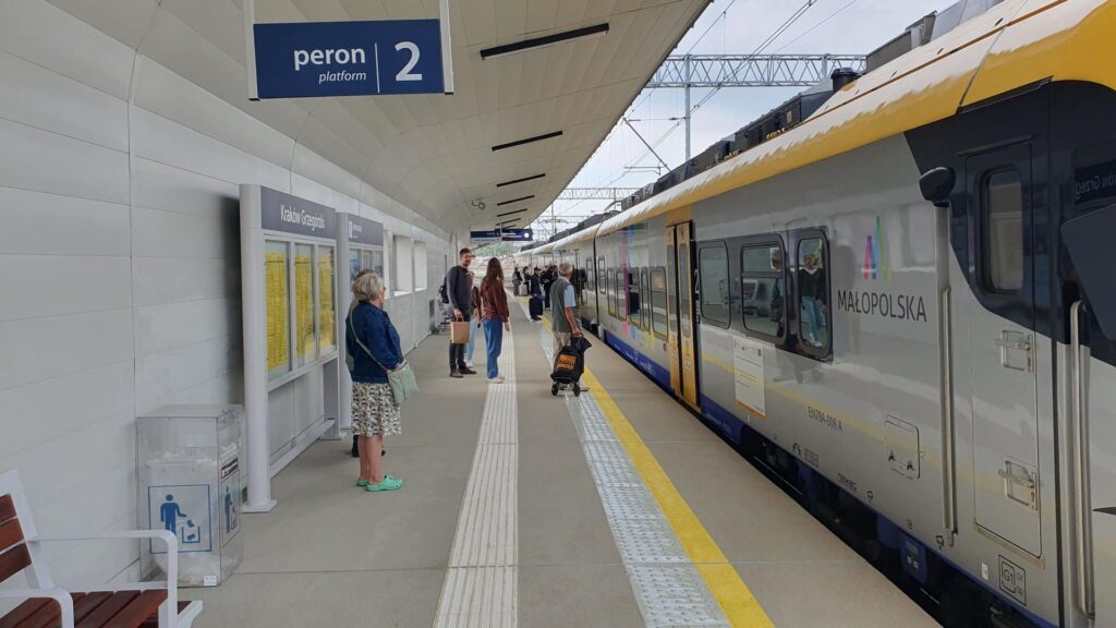 W lutym więcej pasażerów na kolei