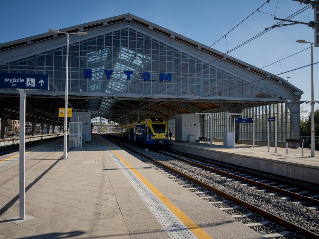 PKP PLK: Kolej w województwie śląskim zmienia się na lepsze foto: PKP PLK