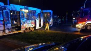 Wrocław/ Cztery osoby ranne w zderzeniu tramwaju z autobusem