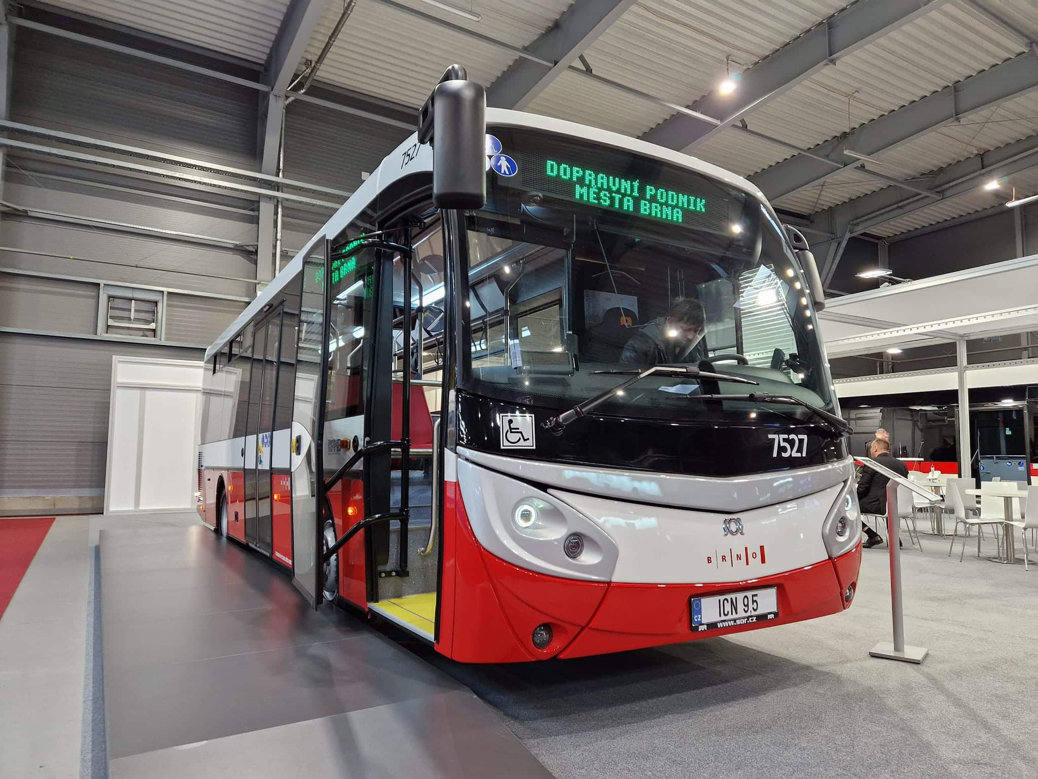 Infobus - Jakie będą pierwsze elektrobusy MIDI dla Ziębickiej Komunikacji Autobusowej? Analiza SWZ