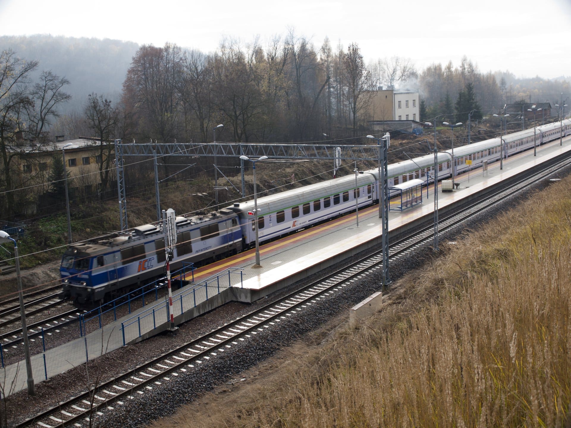 Inforail - Unijne miliony dla kolei. PKP PLK modernizują infrastrukturę dzięki wsparciu z KPO