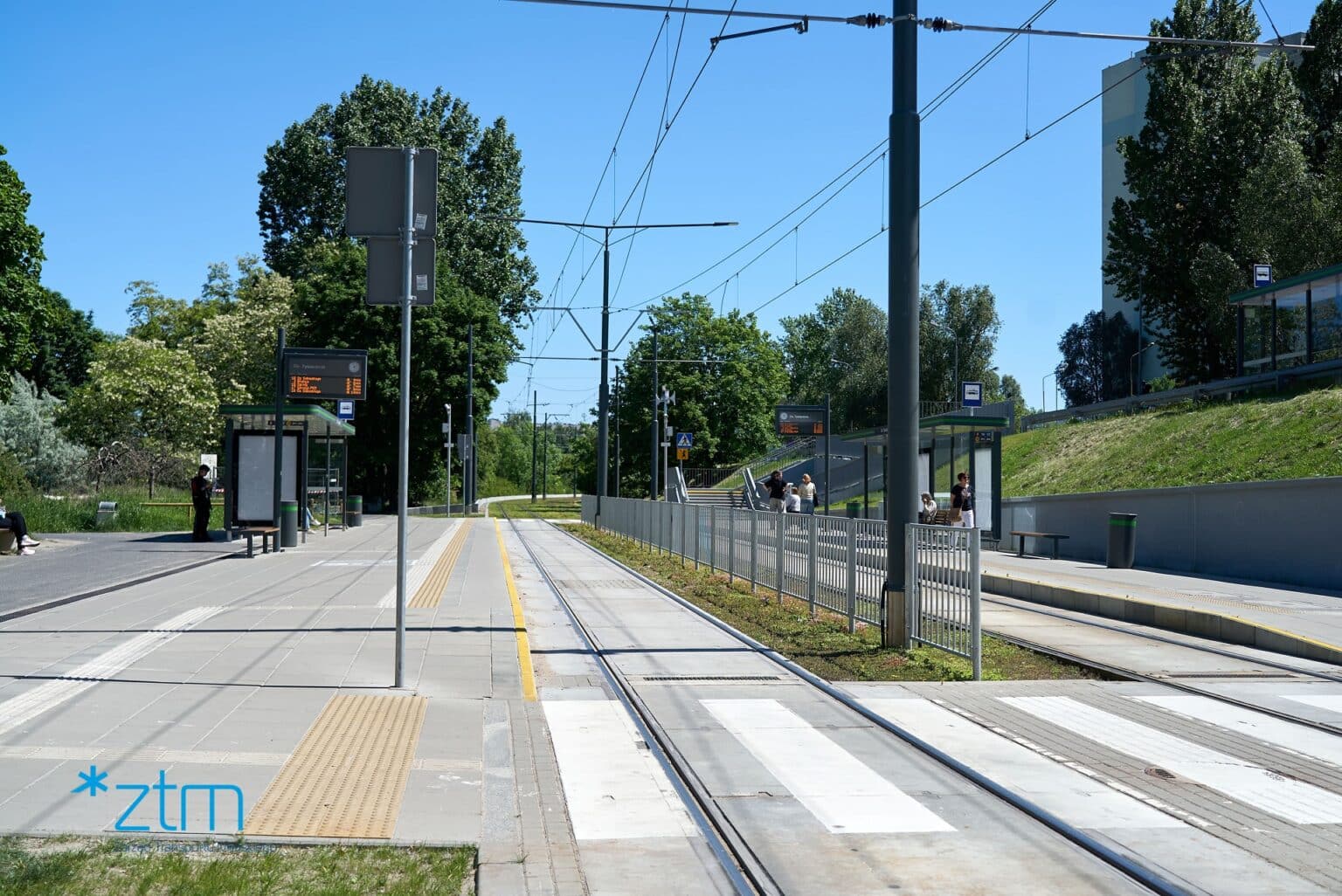 Infotram - Wymiany zwrotnic przy wjeździe do tunelu tramwajowego na Franowo. Weekendowe zmiany w Poznaniu
