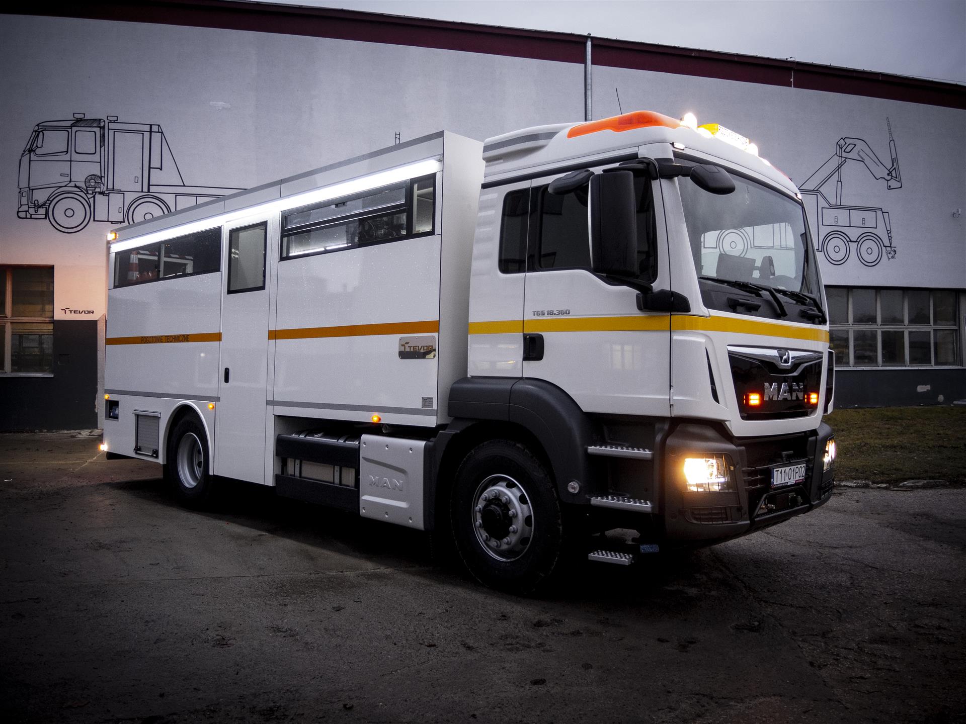 Infotrans - Dwie oferty na pojazd techniczny z ładowarką mobilną dla PKS Rzeszów