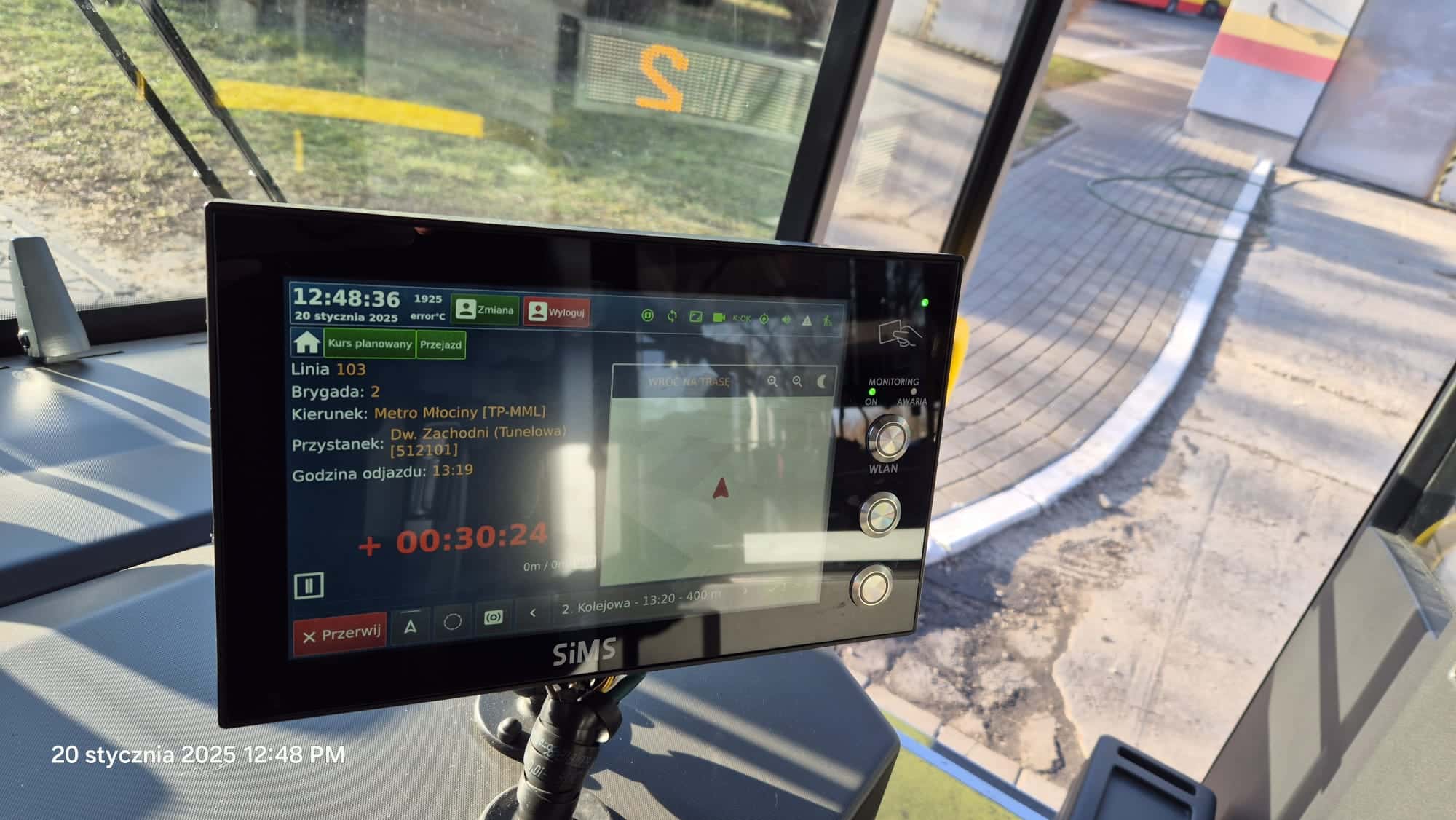 Infotrans - Systemy SIMS w warszawskich autobusach elektrycznych Solaris nE12. Debiut 2025