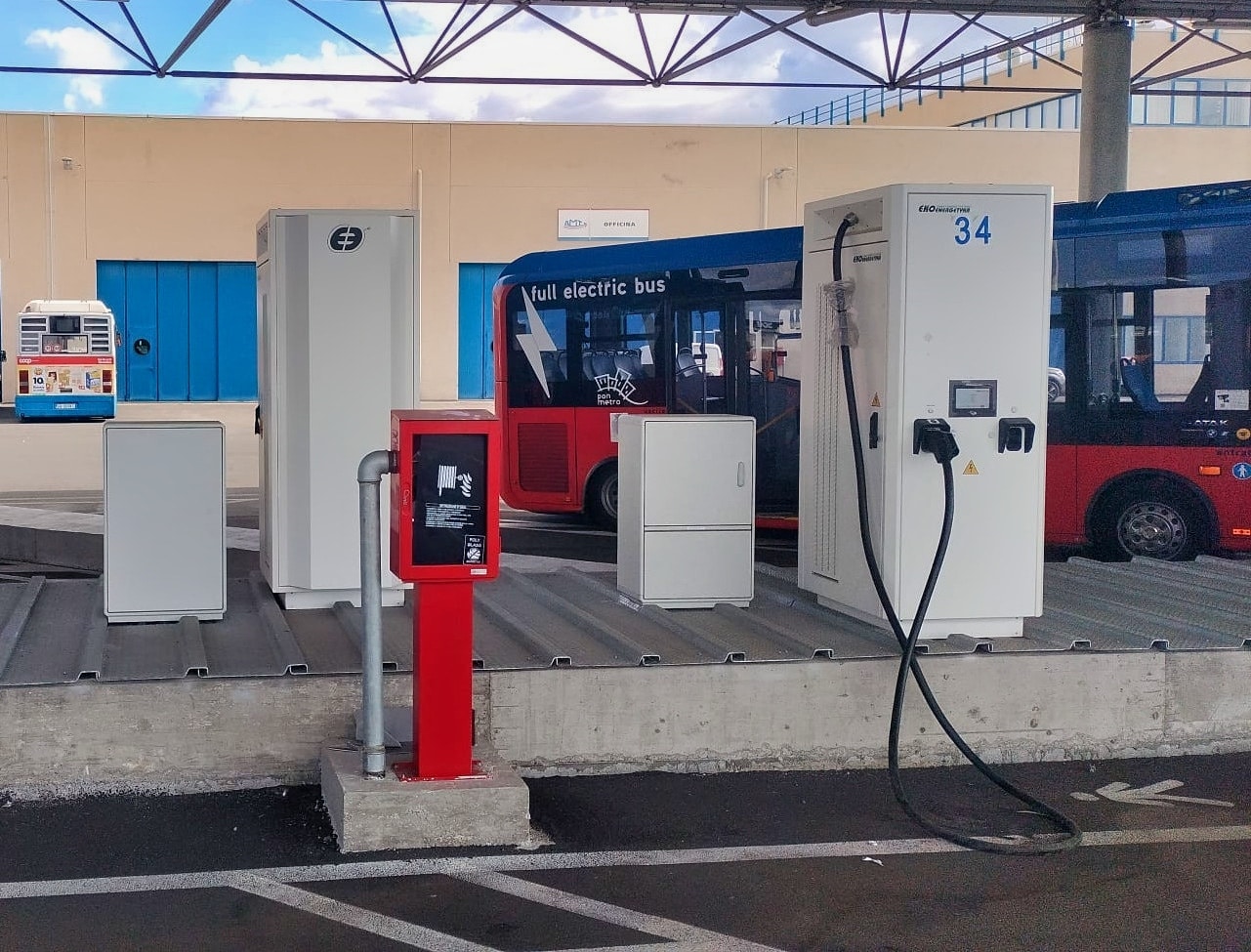 Infobus - Katania rozwija flotę autobusów elektrycznych. Ekoenergetyka dostawcą ładowarek