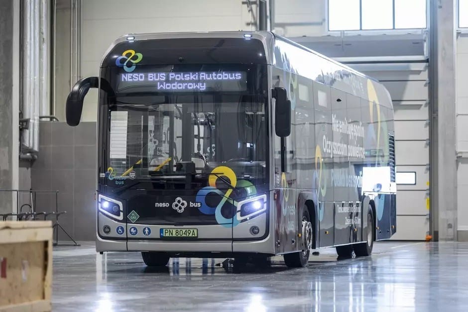 MPK Kraków w wodorowym debiucie wybiera polskie autobusy od PAK-PCE. 10 x NesoBus