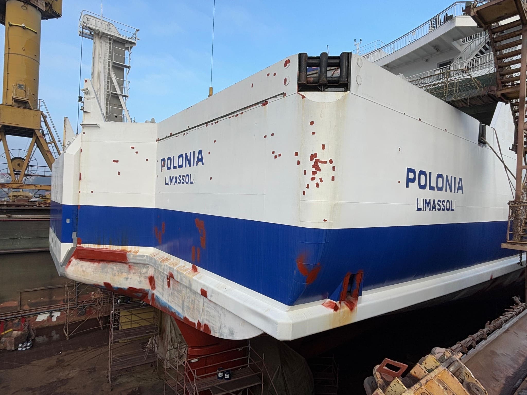 Infoship - Prom Polonia przechodzi serwis w szczecińskiej stoczni