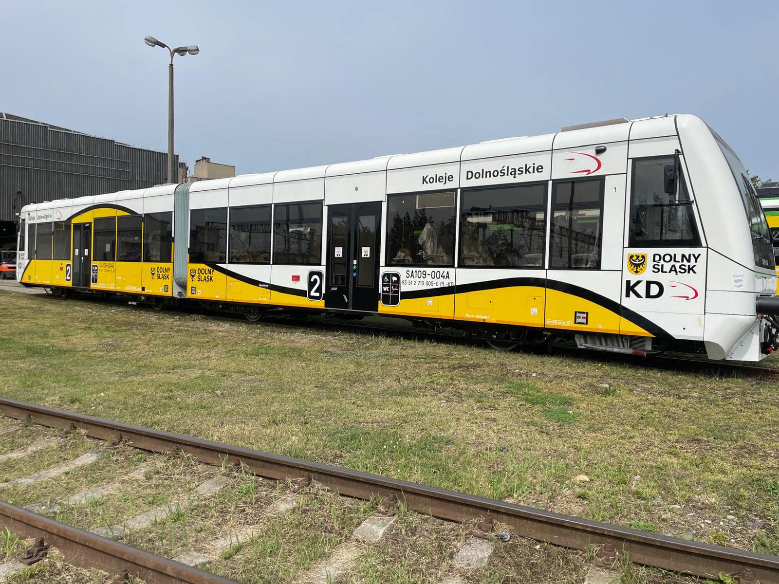 Inforail - Prezes Kolei Dolnośląskich zapowiada wyjazd retro szynobusów