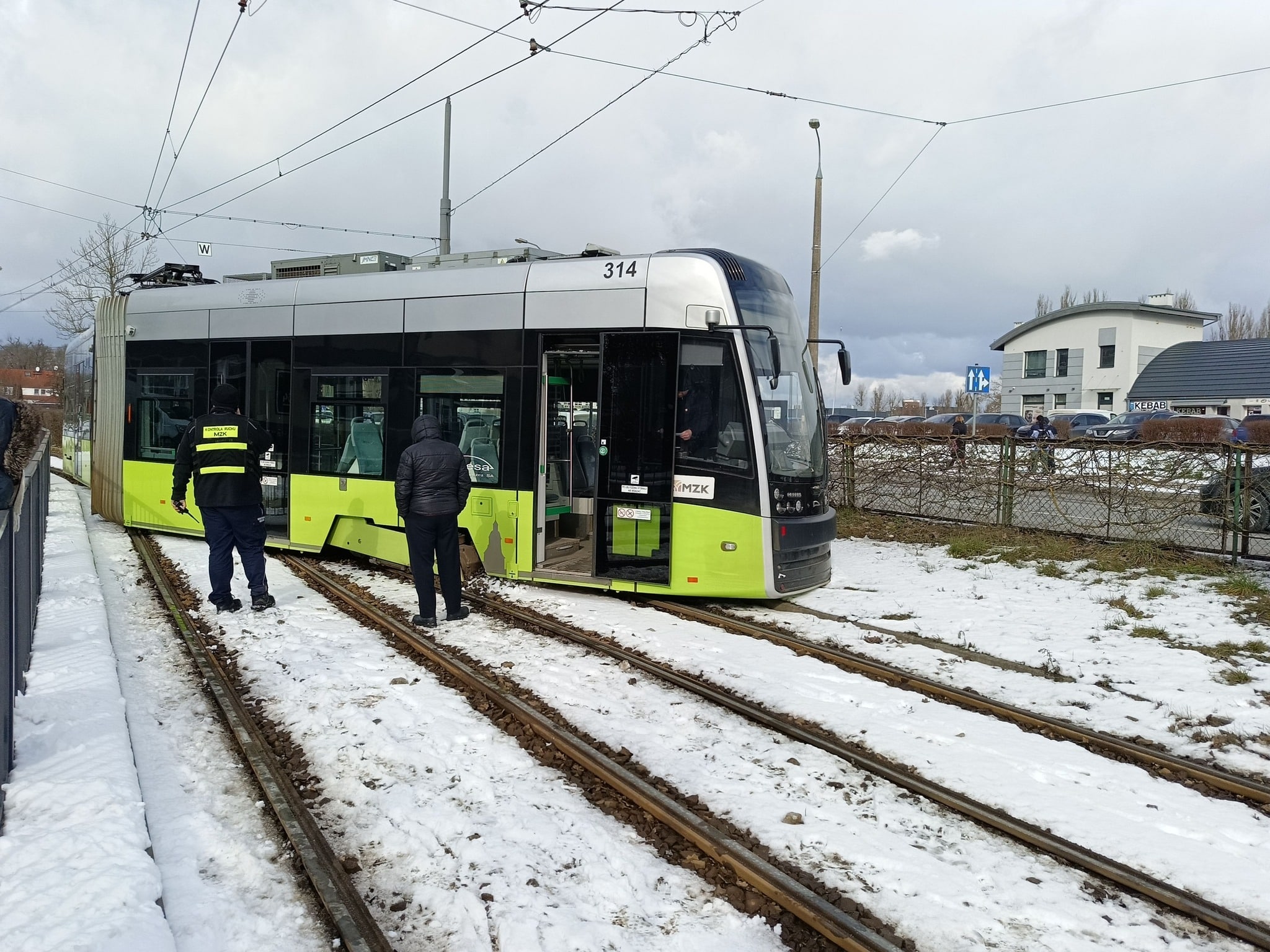 Infotram - W Gorzowie Wlkp. wykoleił się tramwaj. Plus problemy na liniach podmiejskich