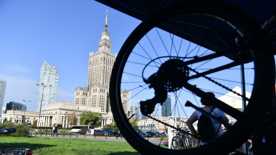 Rowerem przez Warszawę: Koniec z absurdami źródło: PAP