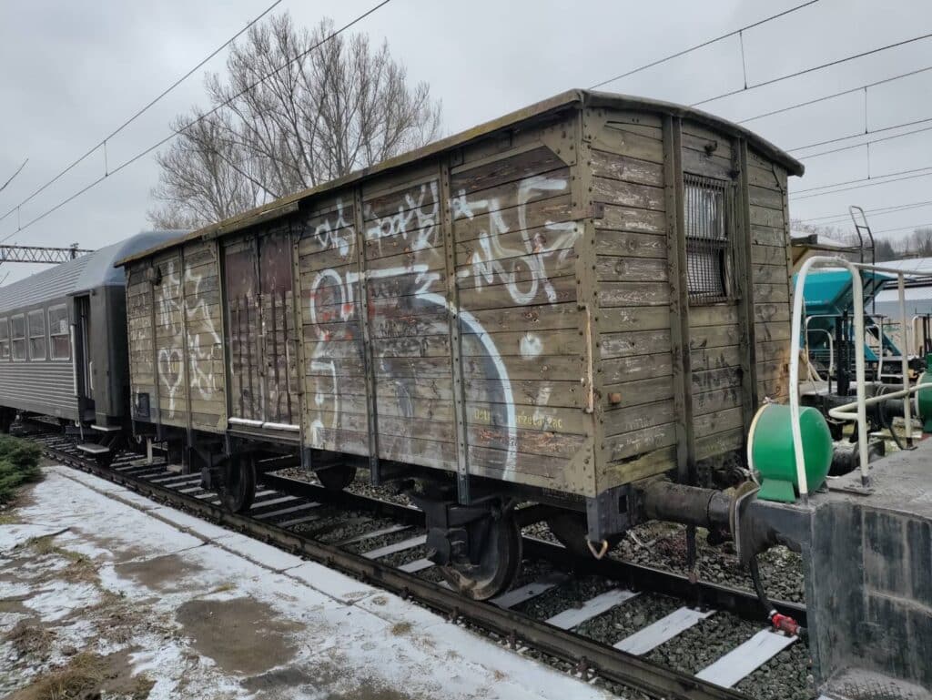 Drugie życie wagonów i semaforów foto: PKP PLK