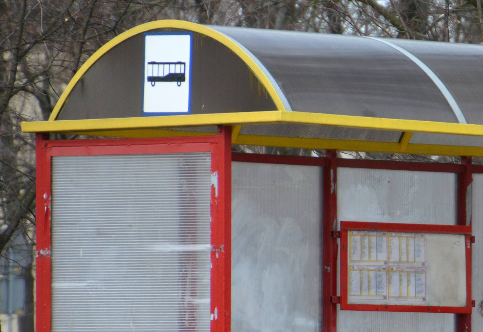 Infotrans - Rewolucja przystankowa w Inowrocławiu. Nowe wiaty i tablice SDIP. Od Budotechniki i R&G