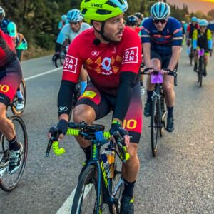 Hazard na rowerze? Czemu nie! Mallorca 312 pokazała, że po boisku można płynnie przenieść się na asfalt – i dalej wygrywać.
