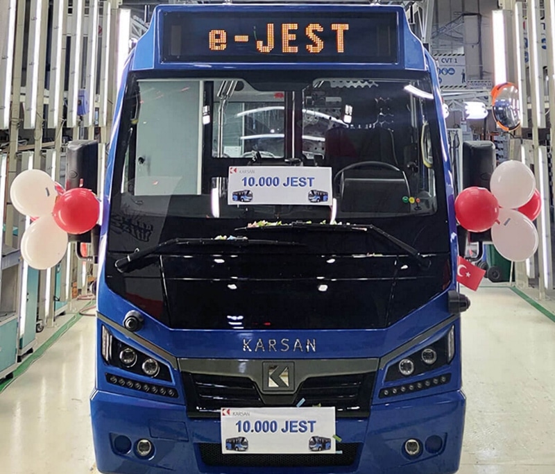 Karsan ma na koncie 10 000. egzemplarzy autobusów Jest. W tym skromny udział Polski