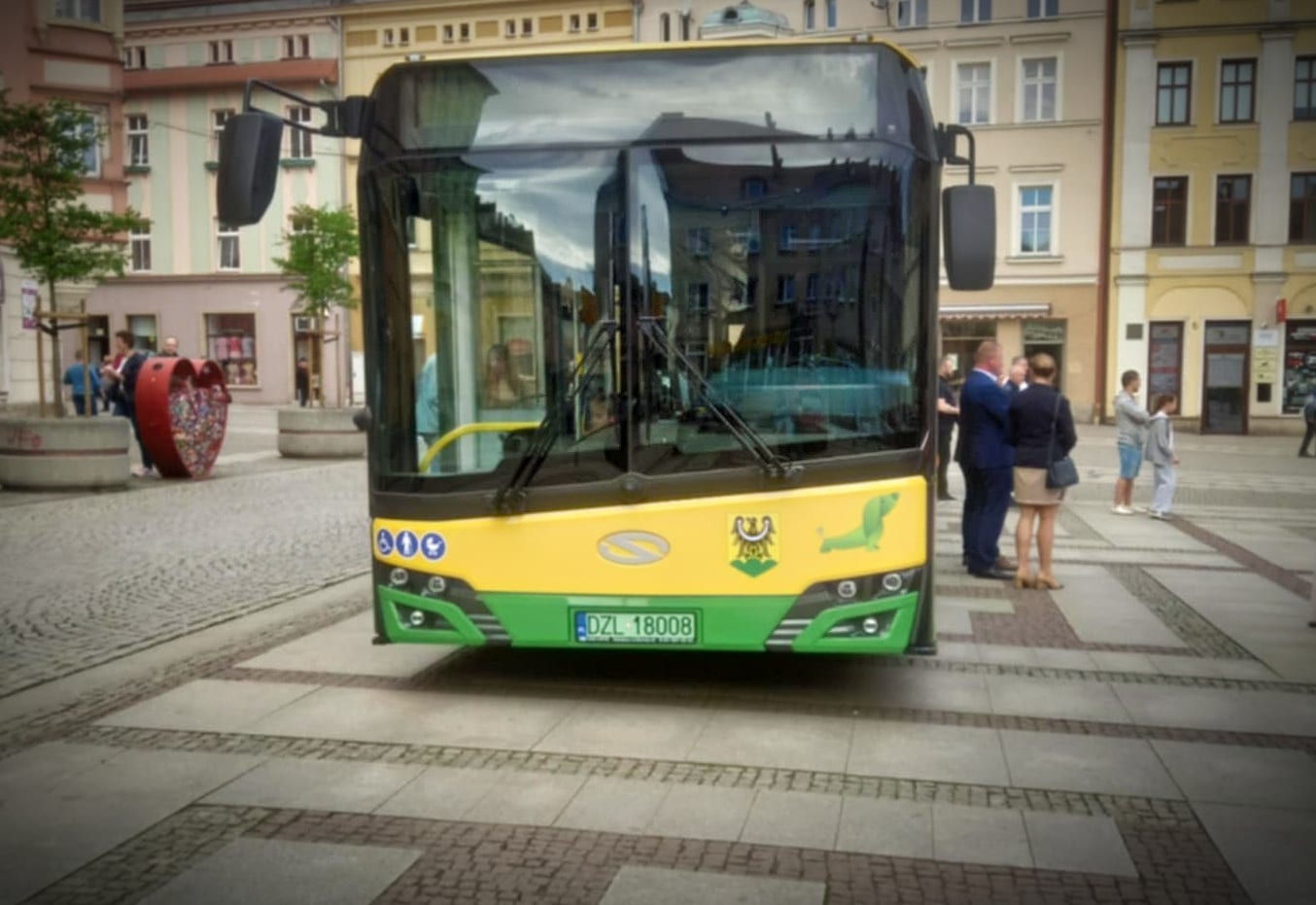 Infobus - Historyczny moment w Złotoryi. Ruszyła bezpłatna komunikacja miejska. Z Time4BUS