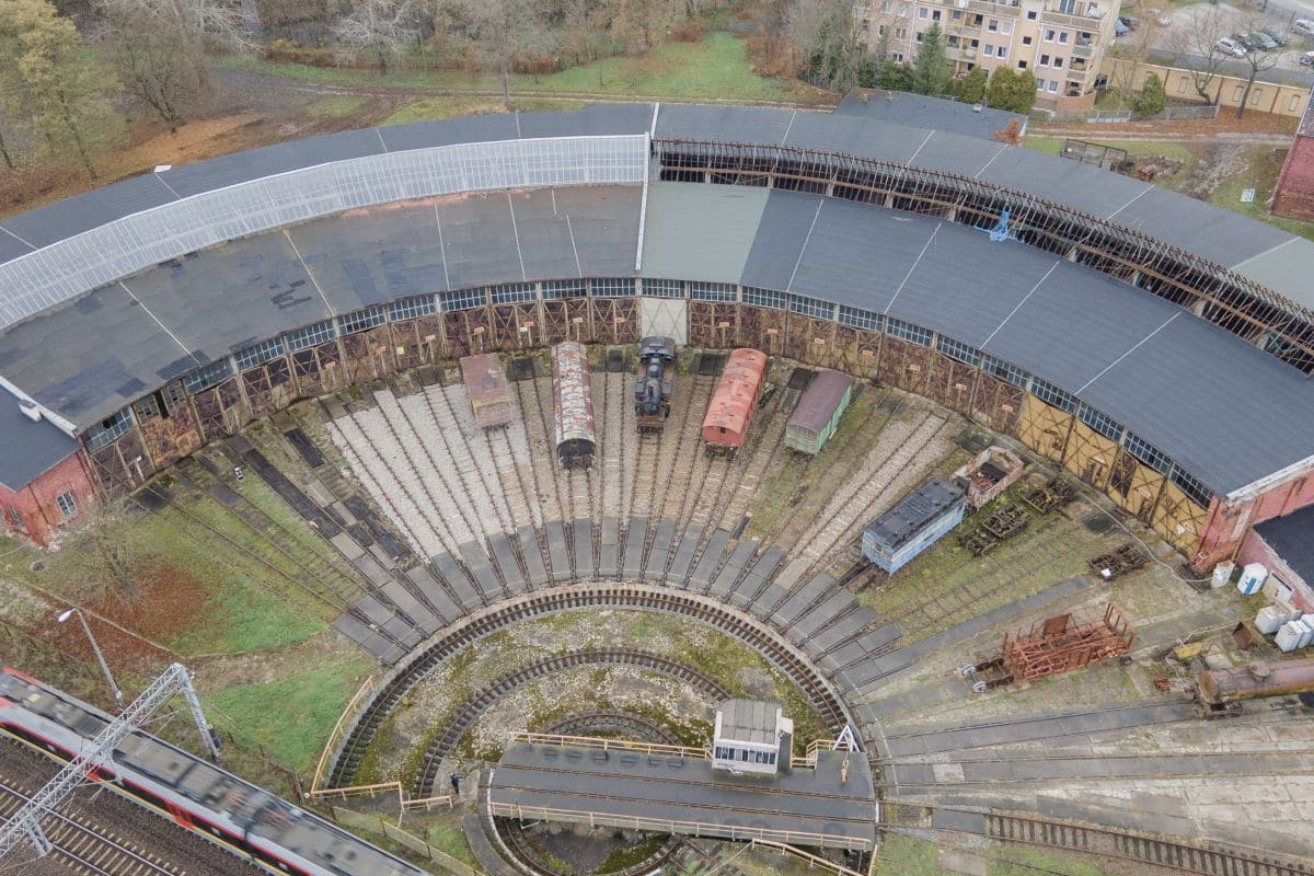 Inforail - Parowozownia Skierniewice zaprasza na zwiedzanie. Dojazd pociągami ŁKA