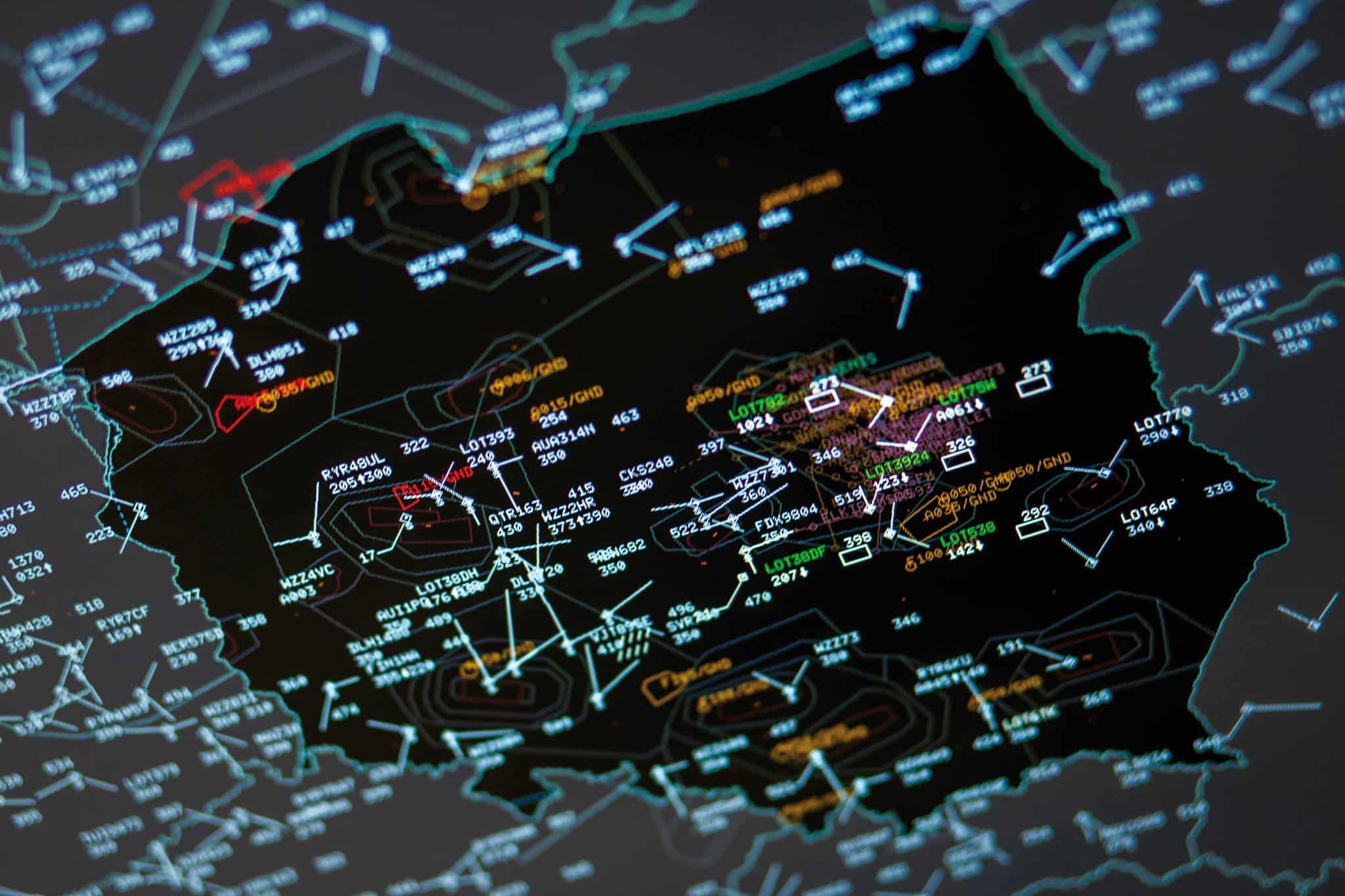 Infoair - Czy Polska wróci do administracyjnego podziału ruchu lotniczego? Minister Lasek wyjaśnia