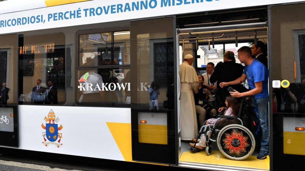 Nie będzie dodatkowych lotów do Rzymu ani specjalnych pociągów