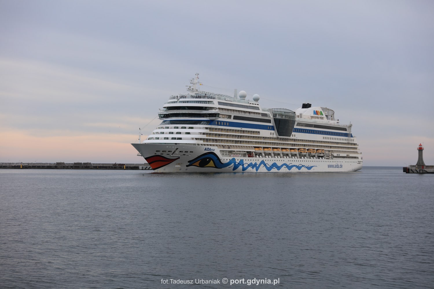 Infoship - Ruszył sezon wycieczkowców w Porcie Gdynia