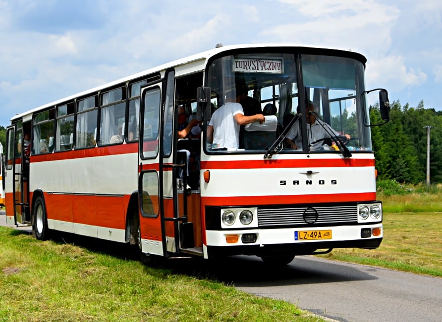 I Zlot Zabytkowych Autobusów w Rzeszowie: podróż w czasie z kultowymi oldtimerami