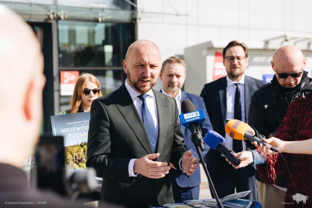 Letnia ofensywa PKS Nova. Bilet bez limitu, darmowe przejazdy i trasy nad morze