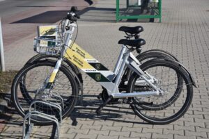 Rowery, które trafiły do Jastrzębskiego Zakładu Komunalnego, są teraz przygotowywane do pracy na miejskich drogach.