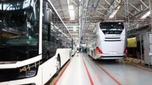 MAN Lion’s Coach E otwiera nowy rozdział. Inwestycje MAN w e-mobilność nabierają tempa