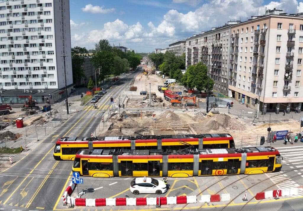 Przypominamy. Olbrzymie utrudnienia dla pasażerów warszawskich tramwajów foto: UM Warszawa