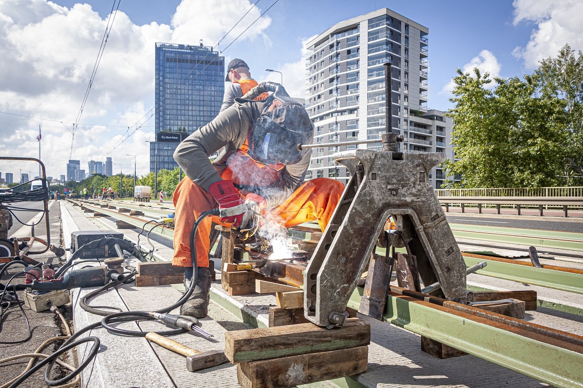 Infotram - Warszawa: Zbliża się koniec remontu torowiska przy Arkadii. 26 maja wrócą tramwaje