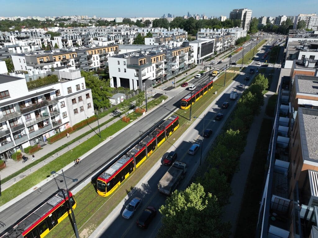 Warszawa: Aleja Rzeczypospolitej w pełni przejezdna foto: UM Warszawa