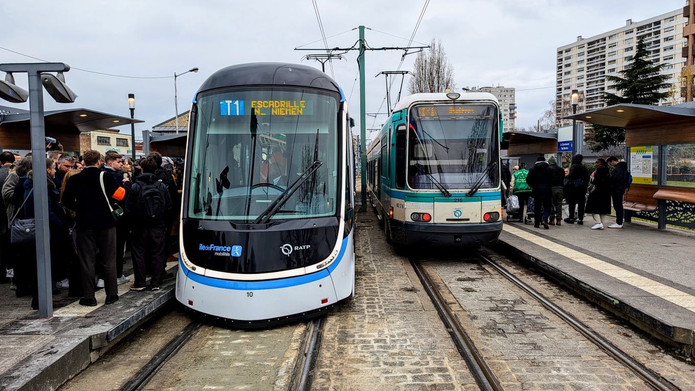 Infotram - Linia tramwajowa T1 w regionie Île-de-France wraca na całą trasę. Z nowoczesnymi składami
