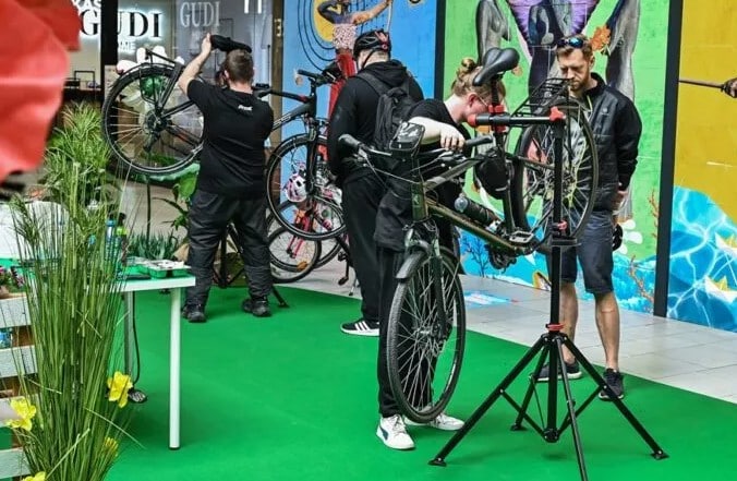 W nadchodzący weekend, 9 i 10 maja 2025 roku, CH RONDO w Bydgoszczy stanie się prawdziwym centrum rowerowych atrakcji.