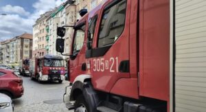 W czwartek, 8 maja 2025 roku, wrocławscy strażacy zostali wezwani do groźnego pożaru, który wybuchł w kamienicy przy ulicy Barlickiego.