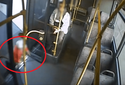 4-latek sam w autobusie. Szybka pomoc kierowcy MPK Wrocław