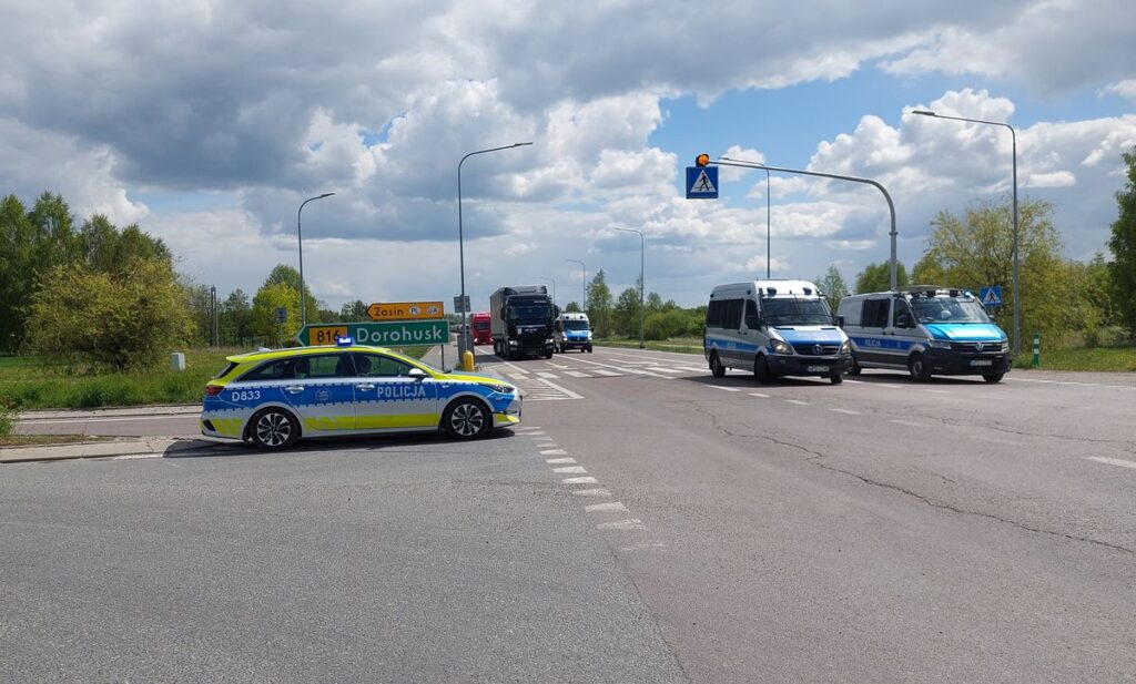 Ukraina/ Ruch ciężarówek przez przejście Dorohusk-Jagodzin ograniczony z powodu protestu / fot. Policja