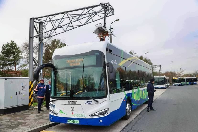 Kraków rozwija sieć ładowarek autobusowych. 137 stacji w mieście, kolejne w budowie