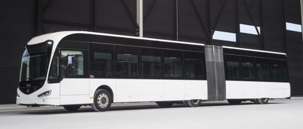 Solaris wygrywa kolejne postępowanie w Krakowie. Tym razem pięć elektrobusów MEGA