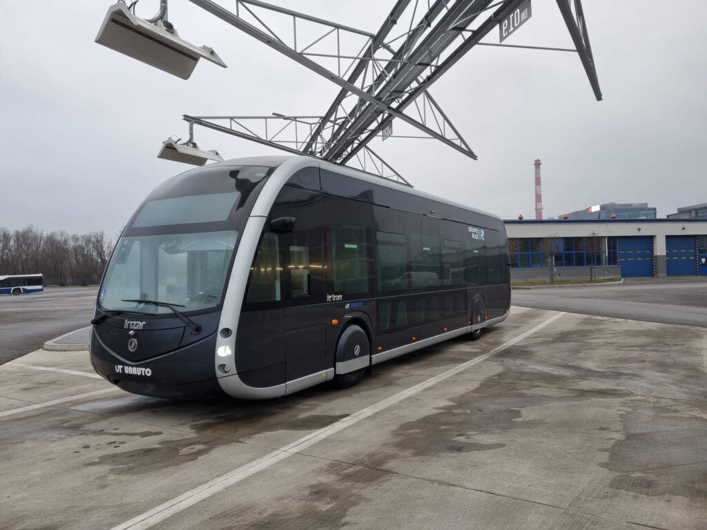 Kraków dysponuje już 137 stacjami do ładowania autobusów elektrycznych / fot. MPK Kraków
