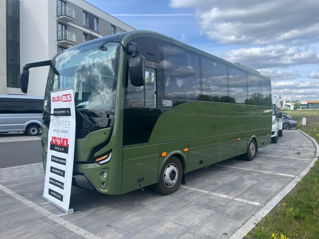 Autobusy w Uniejowie na sympozjum Polskiego PKS-u: Busimport, Mercus, Isuzu i premiera Iveco